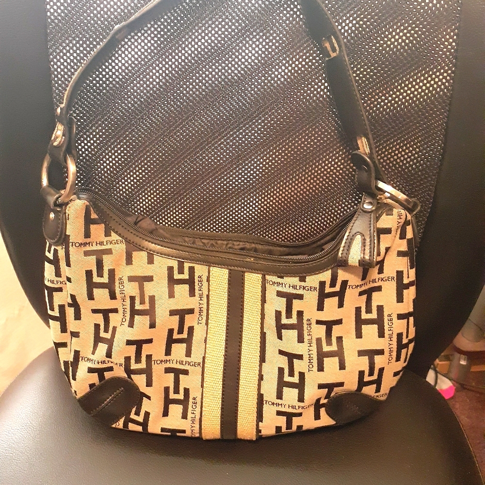 Tommy Hilfiger purse